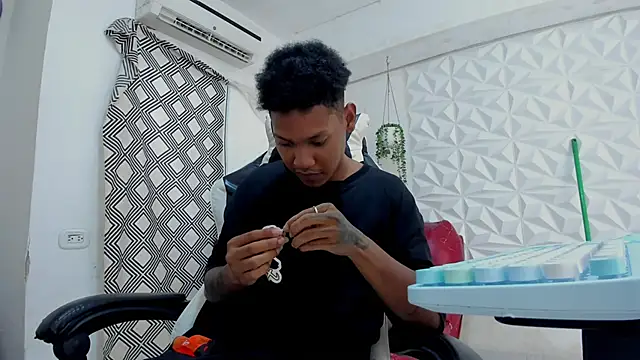 Snapshot of blackdirty420 chatting on 10.15.25 blackdirty420 online show from 10.15.25