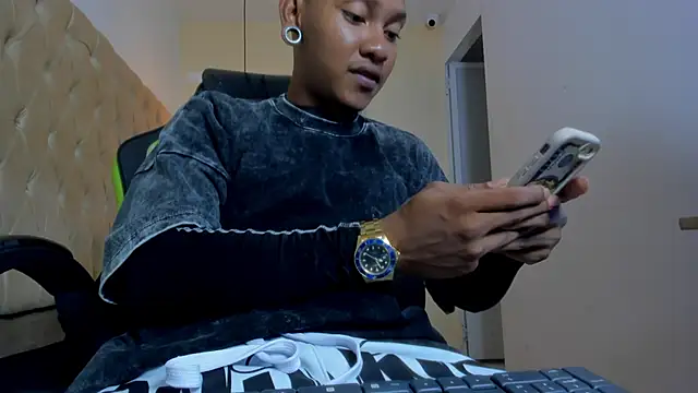 Snapshot of blackdirty420 chatting on 10.29.25 blackdirty420 online show from 10.29.25