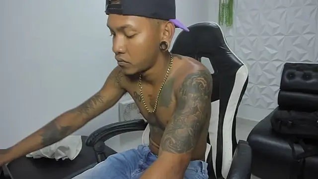 Snapshot of blackdirty420 chatting on 02.13.26 blackdirty420 online show from 02.13.26