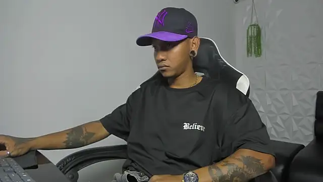 Snapshot of blackdirty420 chatting on 02.14.26 blackdirty420 online show from 02.14.26