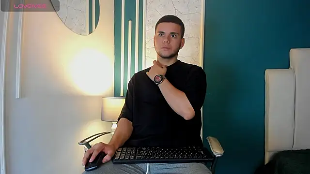 Sebastian Phoenix online show from 02.10.25