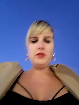 Sexybiene969 online show from 10.13.25