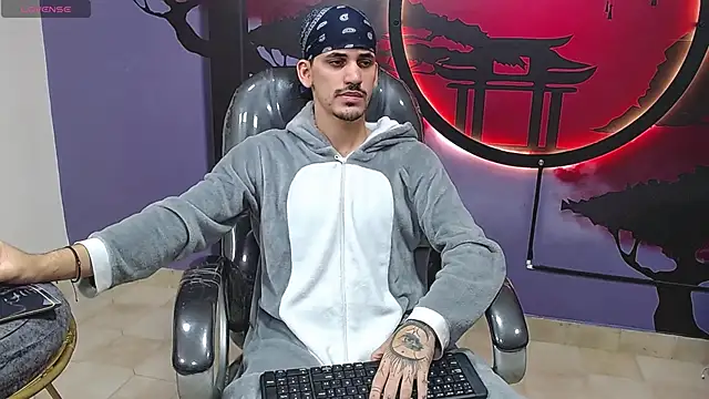 Dirty Kingg online show from 10.26.25