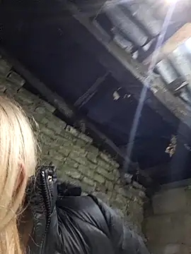 Snapshot of hotamanda01 chatting on 11.12.25 hotamanda01 online show from 11.12.25