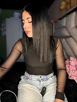 Laura-Khalifa online show from 03.06.26