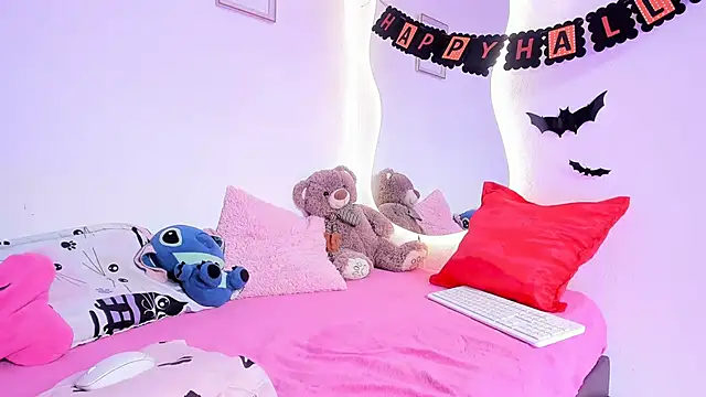 Abbiee 8 online show from 10.28.25