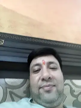 Snapshot of innocentboy1987 chatting on 09.30.25 innocentboy1987 online show from 09.30.25