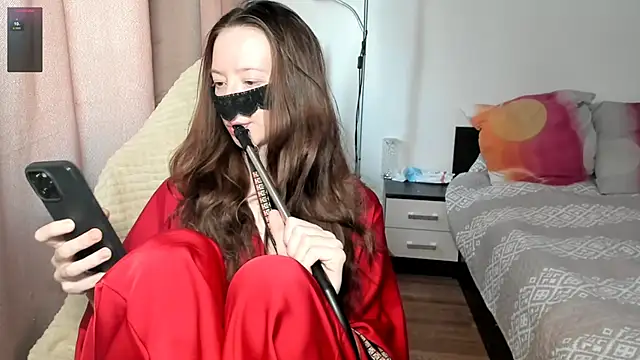 holyharlot online show from 03.20.25