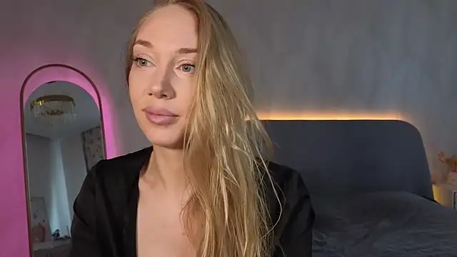 Snapshot of Engel_13 chatting on 09.27.25 Engel 13 online show from 09.27.25