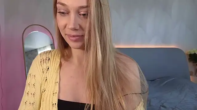 Snapshot of Engel_13 chatting on 09.30.25 Engel 13 online show from 09.30.25