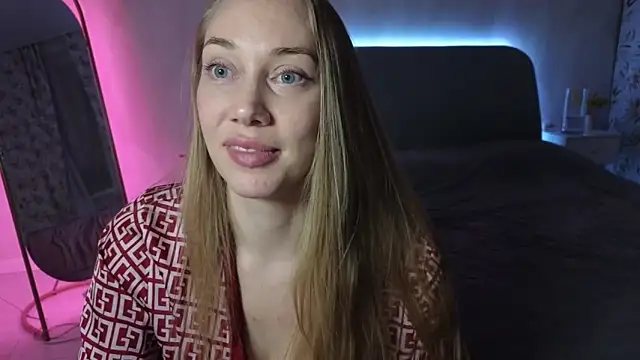 Snapshot of Engel_13 chatting on 10.13.25 Engel 13 online show from 10.13.25