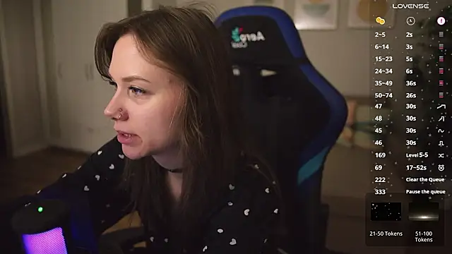 Snapshot of alexa_feels_ chatting on 03.19.26 alexa feels online show from 03.19.26
