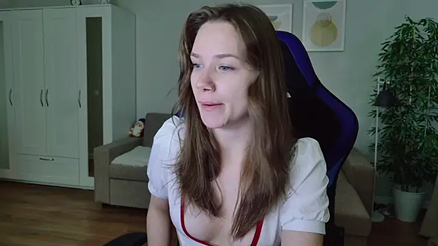 Snapshot of alexa_feels_ chatting on 06.28.26 alexa feels online show from 06.28.26