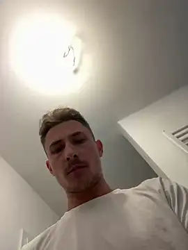 Snapshot of Boddy1301 chatting on 09.29.25 Boddy1301 online show from 09.29.25