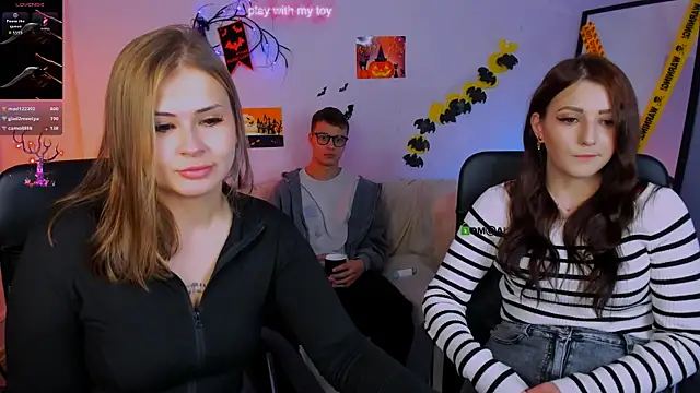 Snapshot of catherine_kitty chatting on 10.26.25 catherine kitty online show from 10.26.25