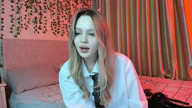 Snapshot of MiaRanki chatting on 03.12.25 MiaRanki online show from 03.12.25