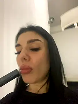 MaeveMoon online show from 10.31.25