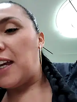 dulce valeriaa online show from 02.15.25
