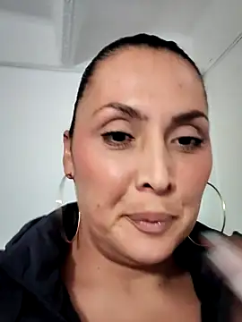 dulce valeriaa online show from 02.15.25