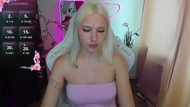 EvelinaLuu online show from 07.14.26