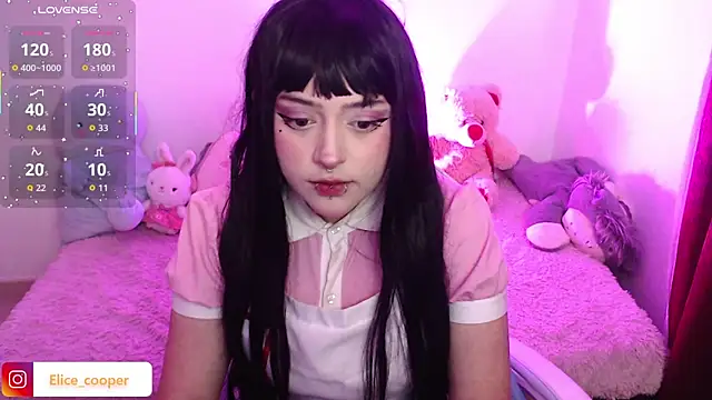 Snapshot of Elice_cooper_ chatting on 10.29.25 Elice cooper  online show from 10.29.25