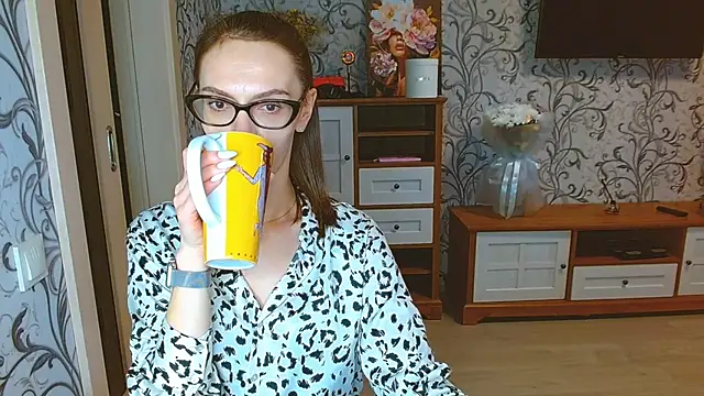 Lady Sunshine  online show from 10.11.25