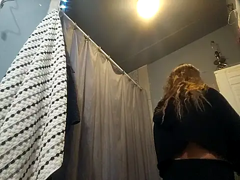 ShysluutGia online show from 12.23.25