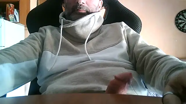 Snapshot of lanata chatting on 03.06.25 lanata online show from 03.06.25