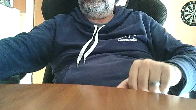 Snapshot of lanata chatting on 03.13.25 lanata online show from 03.13.25