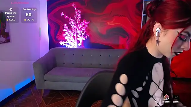 Snapshot of katellyrose chatting on 09.23.25 katellyrose online show from 09.23.25