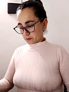 Alanna 11 online show from 02.12.25