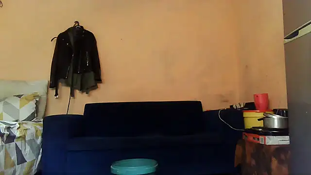 Snapshot of 01applebottom chatting on 09.30.25 01applebottom online show from 09.30.25