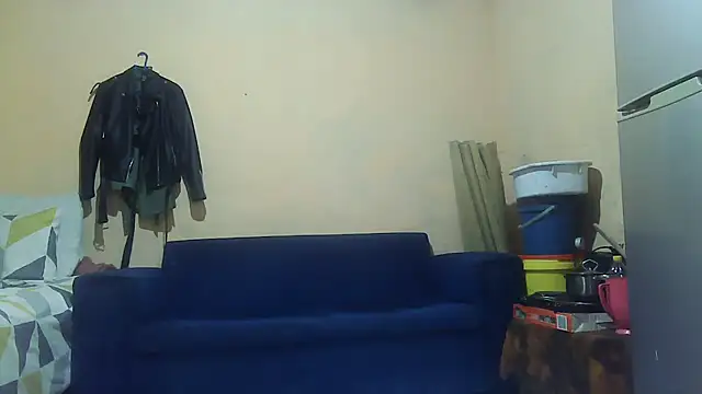 Snapshot of 01applebottom chatting on 10.12.25 01applebottom online show from 10.12.25