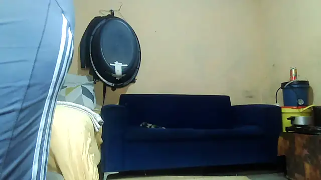 Snapshot of 01applebottom chatting on 11.18.25 01applebottom online show from 11.18.25