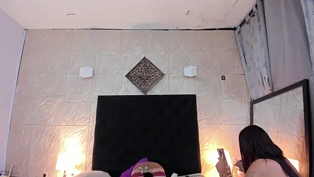 Snapshot of ChanelleJohnson_ chatting on 11.04.25 ChanelleJohnson online show from 11.04.25