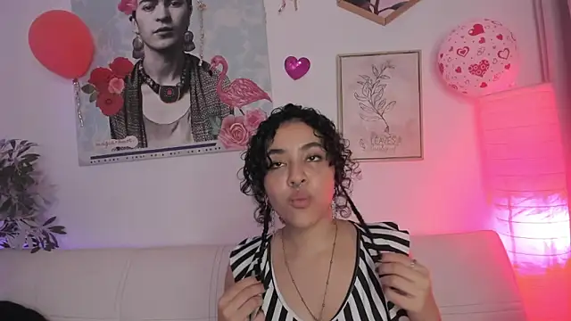 Dhalila  online show from 02.19.25