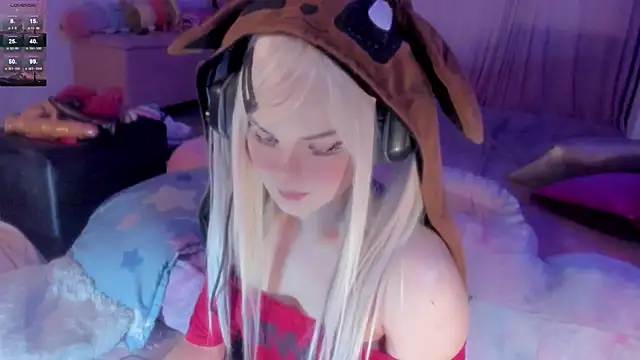 Snapshot of Angelica_Reborn chatting on 10.05.25 Angelica Reborn online show from 10.05.25