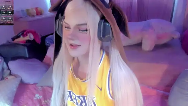 Snapshot of Angelica_Reborn chatting on 10.20.25 Angelica Reborn online show from 10.20.25