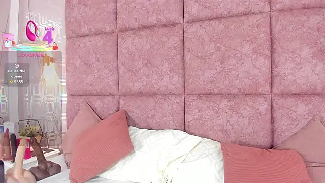 LilyRoxi online show from 10.02.25