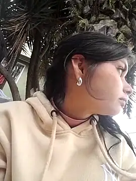 CHLOE ISABELL online show from 03.06.25