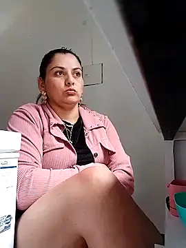 Snapshot of Issaquens chatting on 02.17.25 Issaquens online show from 02.17.25