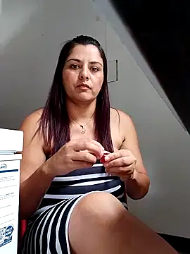 Snapshot of Issaquens chatting on 02.21.25 Issaquens online show from 02.21.25