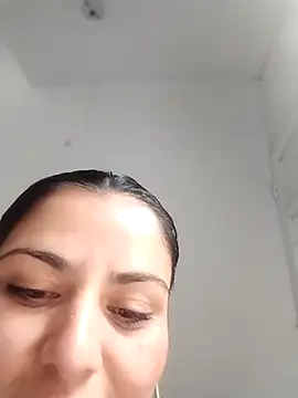 Snapshot of Issaquens chatting on 02.22.25 Issaquens online show from 02.22.25