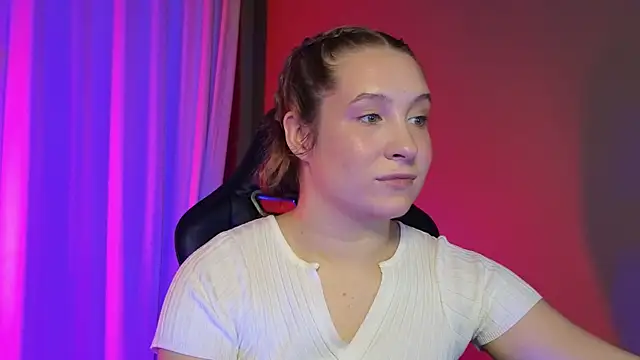 Snapshot of Saint_Vicious chatting on 10.16.25 Saint Vicious online show from 10.16.25