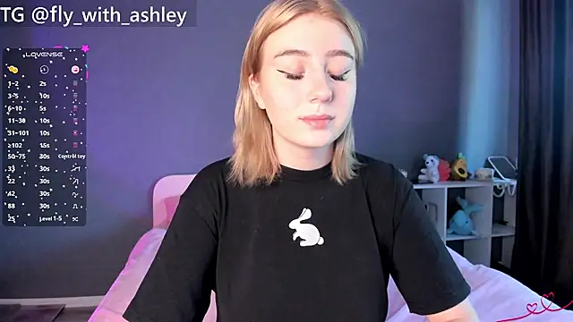 Snapshot of ashley_lovestory chatting on 09.09.25 ashley lovestory online show from 09.09.25