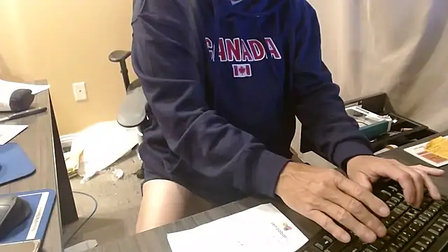 Snapshot of olderandwiser2 chatting on 11.08.25 olderandwiser2 online show from 11.08.25