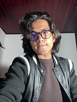 Snapshot of shadowsofgarden chatting on 02.27.25 shadowsofgarden online show from 02.27.25