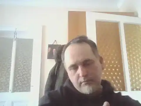 Snapshot of Szolga10 chatting on 02.10.25 Szolga10 online show from 02.10.25