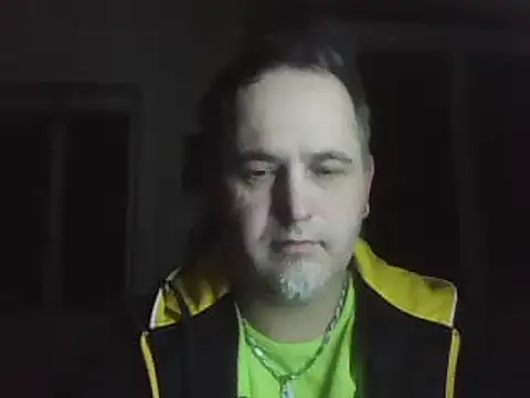 Snapshot of Szolga10 chatting on 02.10.25 Szolga10 online show from 02.10.25