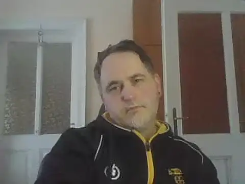 Snapshot of Szolga10 chatting on 02.12.25 Szolga10 online show from 02.12.25